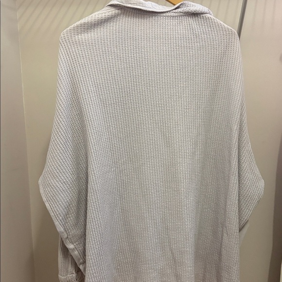 FREE PEOPLE WAFFLE KNIT BUTTON-DOWN- size XS - Picture 4 of 4